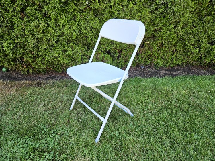 White folding chair